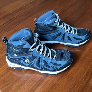 Columbia Grove Heights Hiking Trail Boots new without tags size 7